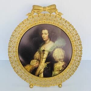 Antique Round Filigree Frame